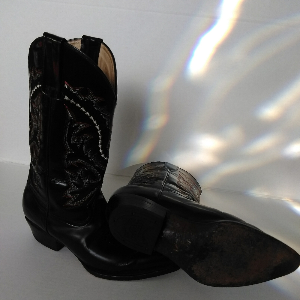 Boots - Picture 2 of 12